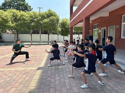 yl23455永利“立人圆梦”志愿服务团队打造“三融四专五悟”社会实践课程体系